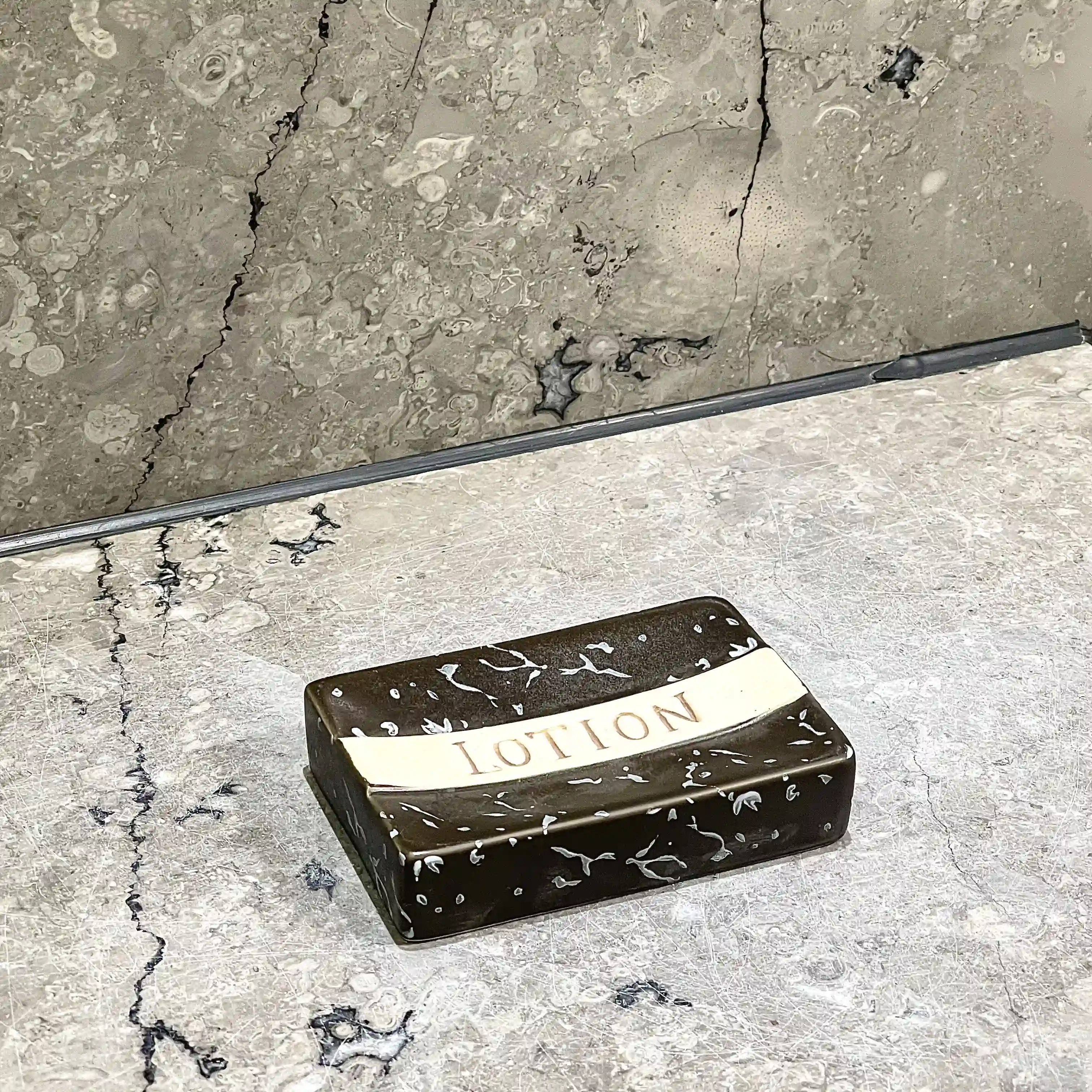 Custom Logo Bathroom Set Textured Black Glaze (3)