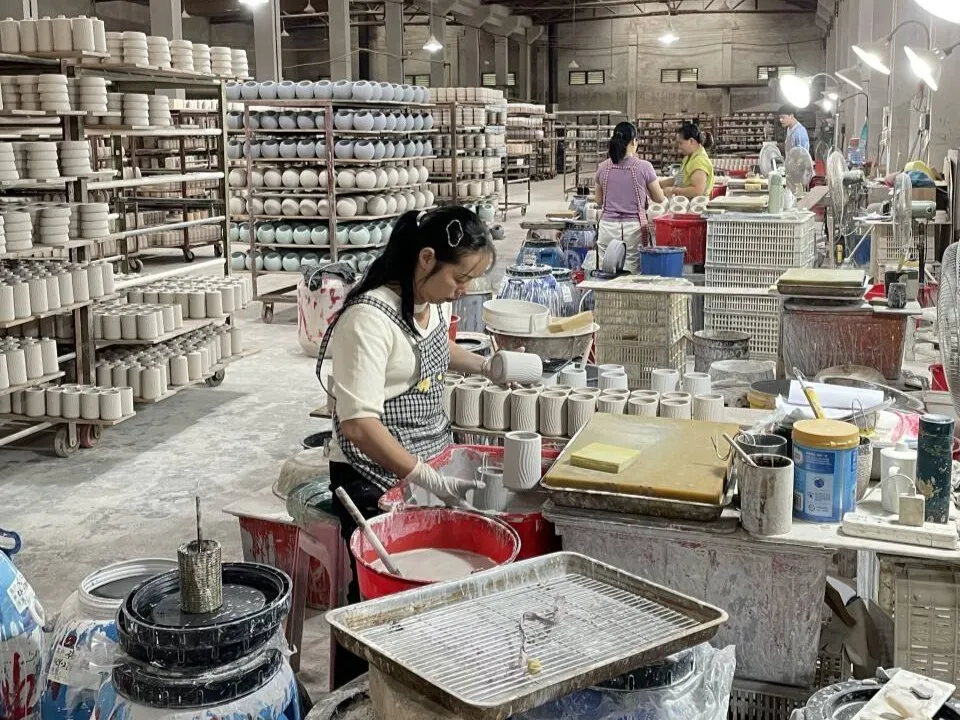 Glazing-Ceramic Bathroom Accessories Factory-5