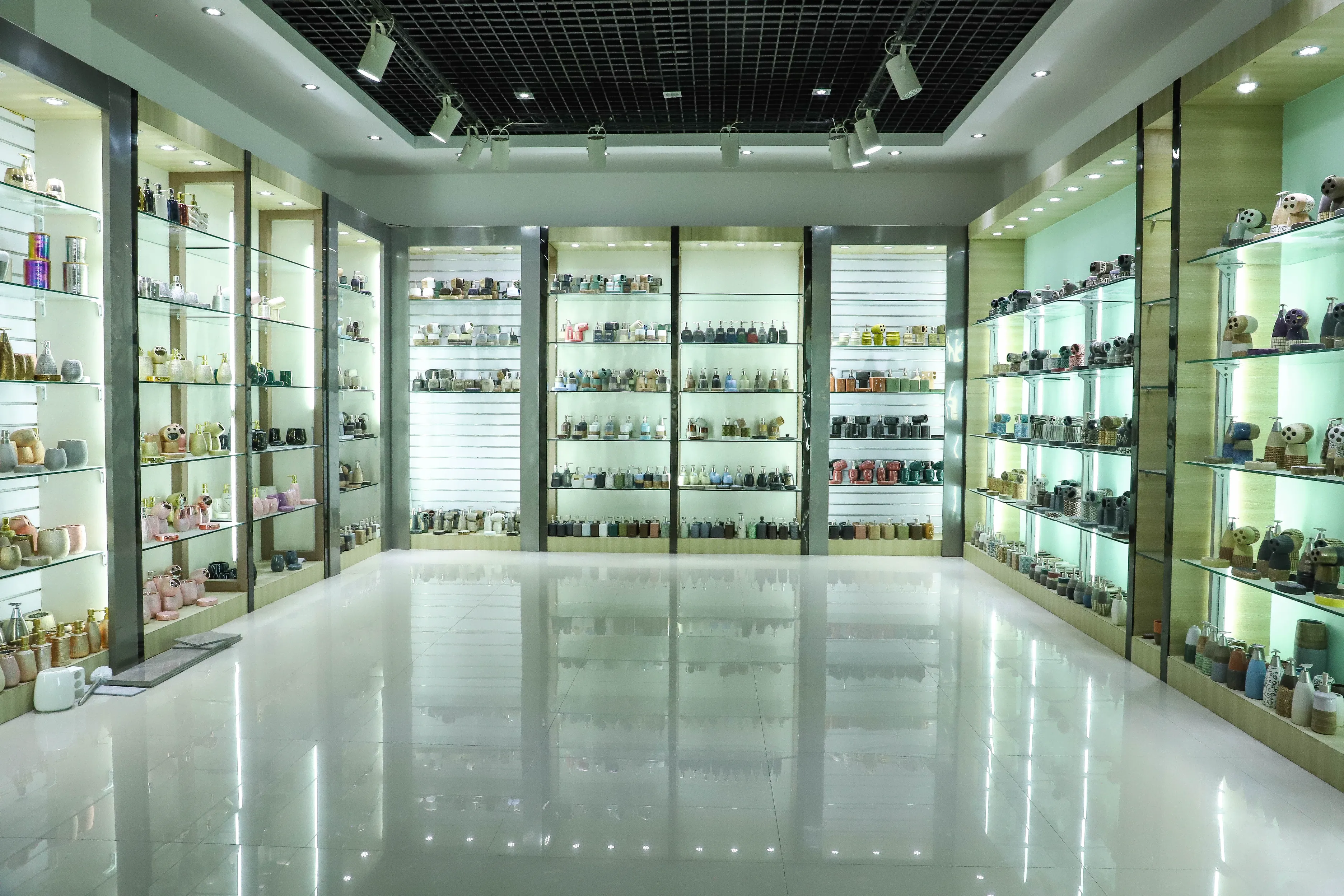 Ceramic Bathroom Accessories Manufacturer - showroom (2)