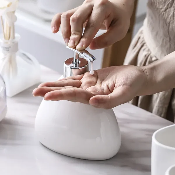Custom 5-Piece Hotel Bathroom Set White Porcelain (2)