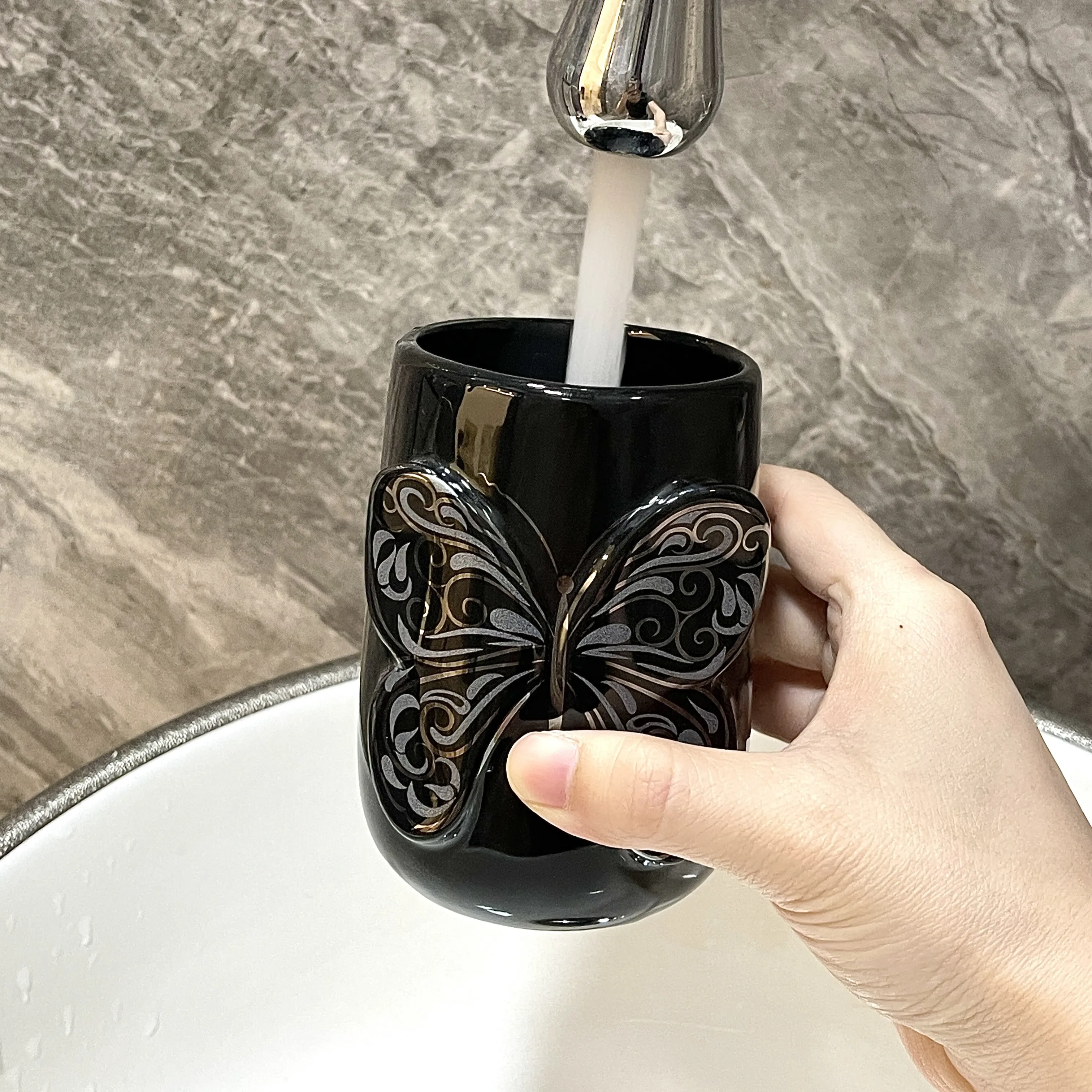 Wholesale Black Bathroom Tumbler Supplier (4)