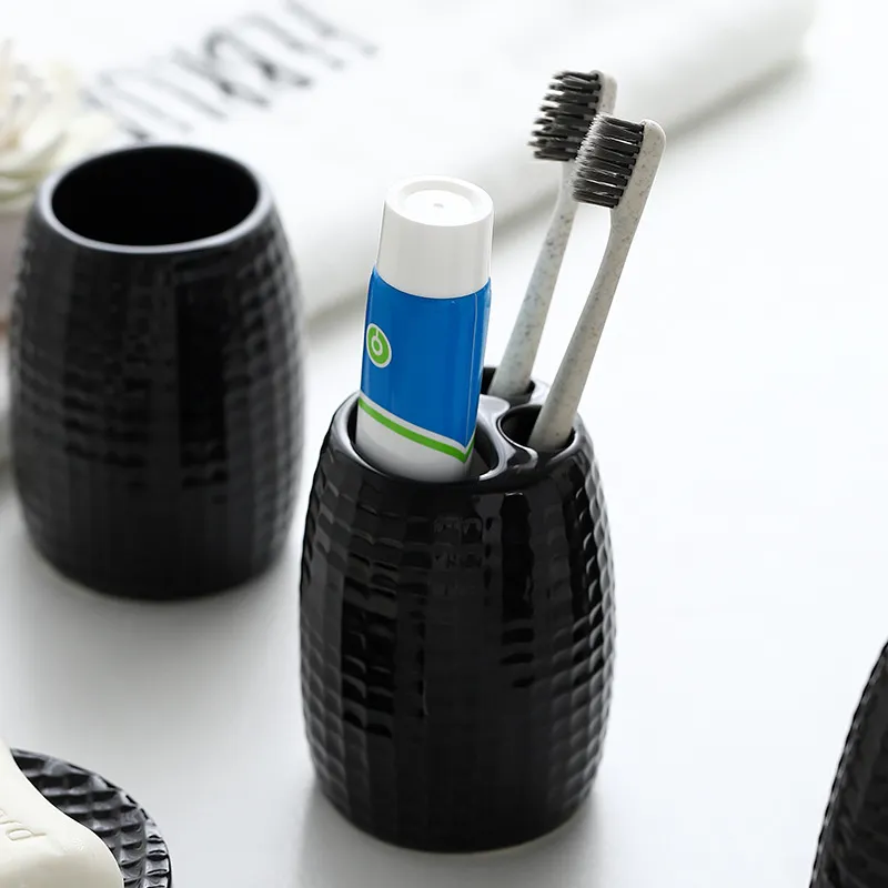 Black and White Bathroom Set Wholesale 5-piece Ceramic (2)