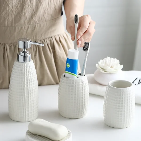 Black and White Bathroom Set Wholesale 5-piece Ceramic (4)